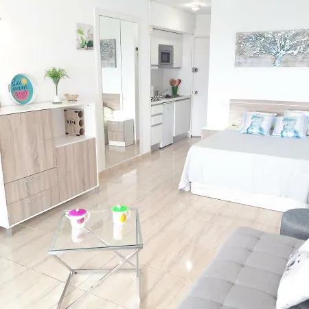 Las Flores Deluxe Appartement *